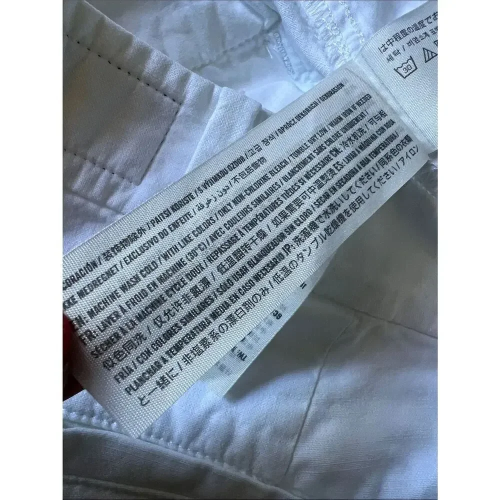 ECU Abercrombie & Fitch White Casual Cotton Blend Stretch Shorts in Size 28